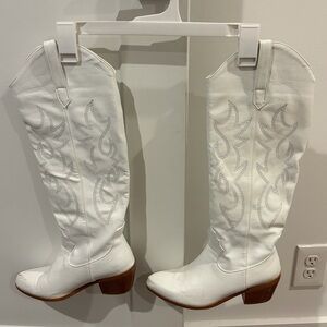 White Western Embroidered Women's Cowboy Cowgirl Boots